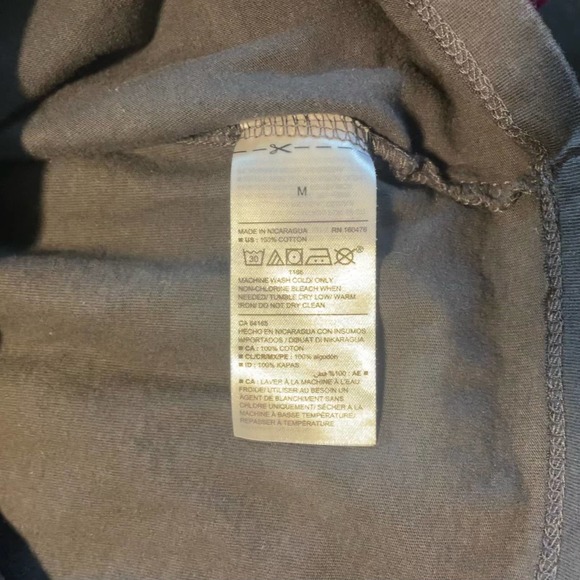 Friend’s Graphic T-Shirt - Picture 7 of 8